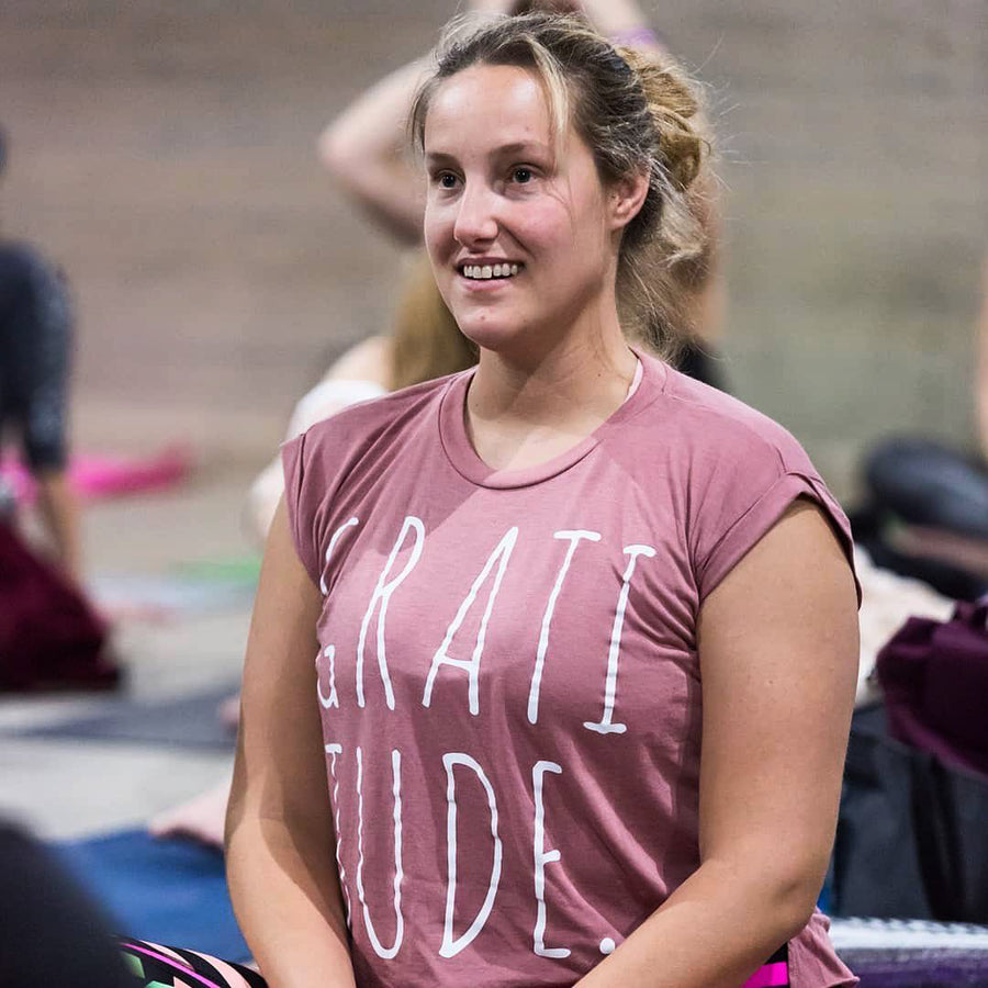 Gratitude Muscle Tee Mauve - Being Happy Buddha